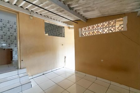 Casa à venda com 100m², 2 quartos e 1 vaga Casa à venda com 100m², 2 quartos e 1 vagaQuintal