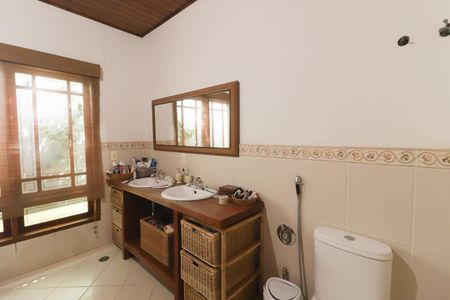 Casa de condomínio à venda com 771m², 3 quartos e 15 vagasBanheiro da Suíte