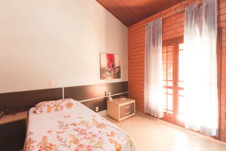 Casa de condomínio à venda com 771m², 3 quartos e 15 vagasQuarto 2