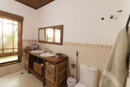 Casa de condomínio à venda com 771m², 3 quartos e 15 vagasBanheiro da Suíte