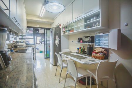 Apartamento à venda com 146m², 3 quartos e 2 vagasCozinha