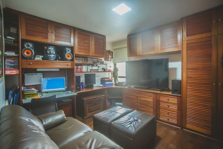 Apartamento à venda com 146m², 3 quartos e 2 vagasEscritório