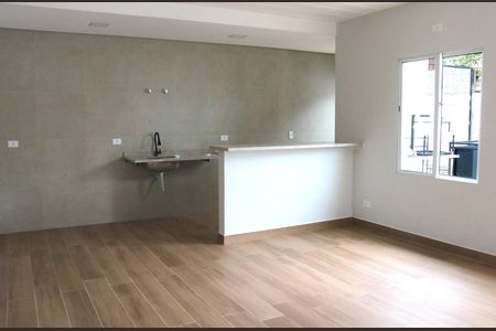 Casa para alugar com 75m², 2 quartos e 2 vagasSala de estar