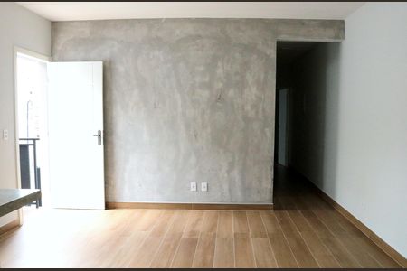 Casa para alugar com 75m², 2 quartos e 2 vagasSala de estar