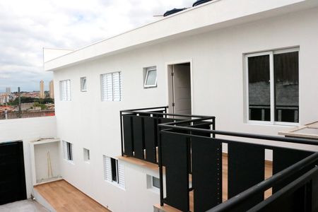 Casa para alugar com 75m², 2 quartos e 2 vagasFachada superior