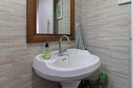 Casa à venda com 250m², 3 quartos e 4 vagasBanheiro da Suíte