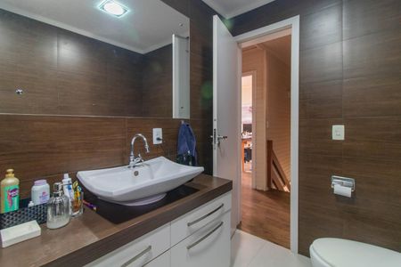 Casa à venda com 250m², 3 quartos e 4 vagasBanheiro social