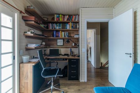 Casa à venda com 250m², 3 quartos e 4 vagasEscritório