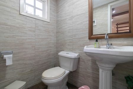 Casa à venda com 250m², 3 quartos e 4 vagasBanheiro da Suíte