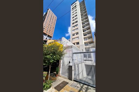 Apartamento à venda com 64m², 2 quartos e 1 vaga Apartamento à venda com 64m², 2 quartos e 1 vagaFachada do Prédio (Plaquinha Instalada, varanda 1º andar)