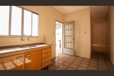 Casa à venda com 250m², 3 quartos e 4 vagasCasa 2 - Cozinha