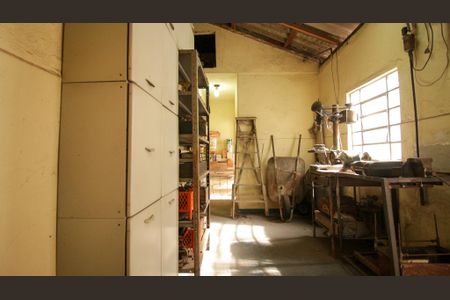 Casa à venda com 250m², 3 quartos e 4 vagasCasa 2 - Quarto de Serviço