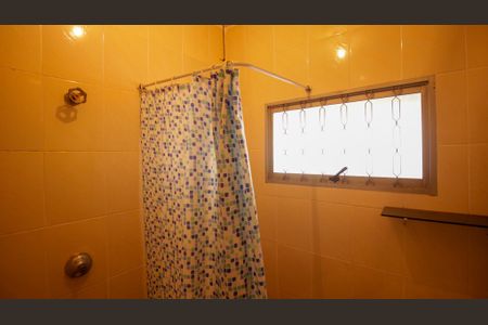 Casa à venda com 250m², 3 quartos e 4 vagasCasa 2 - Banheiro