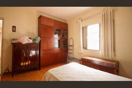 Casa à venda com 250m², 3 quartos e 4 vagasCasa 1 - Quarto 2