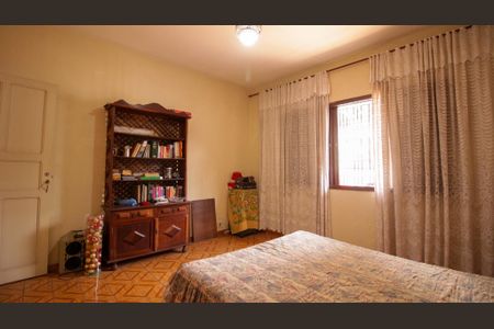 Casa à venda com 250m², 3 quartos e 4 vagasCasa 1 - Quarto 1