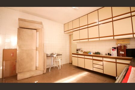 Casa à venda com 250m², 3 quartos e 4 vagasCasa 1 - Cozinha