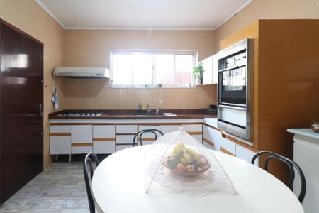 Casa à venda com 259m², 4 quartos e 4 vagasCozinha