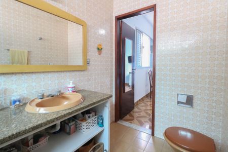 Casa à venda com 259m², 4 quartos e 4 vagasBanheiro da Suíte