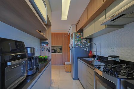 Apartamento à venda com 68m², 3 quartos e 2 vagas Apartamento à venda com 68m², 3 quartos e 2 vagasCozinha e Área de Serviço