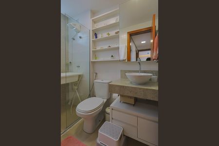 Apartamento à venda com 68m², 3 quartos e 2 vagas Apartamento à venda com 68m², 3 quartos e 2 vagasBanheiro