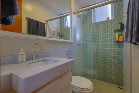 Apartamento à venda com 68m², 3 quartos e 2 vagas Apartamento à venda com 68m², 3 quartos e 2 vagasBanheiro da Suíte