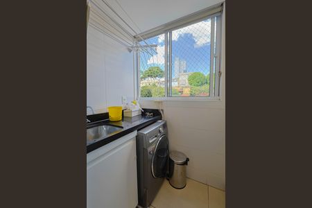 Apartamento à venda com 68m², 3 quartos e 2 vagas Apartamento à venda com 68m², 3 quartos e 2 vagasCozinha e Área de Serviço