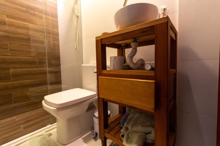 Casa à venda com 194m², 4 quartos e 2 vagas Casa à venda com 194m², 4 quartos e 2 vagasBanheiro da Suíte 1