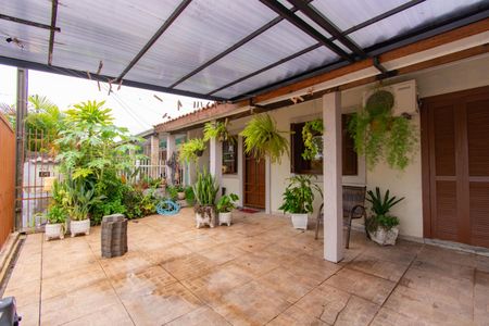 Casa à venda com 199m², 2 quartos e 1 vaga Casa à venda com 199m², 2 quartos e 1 vagaGaragem