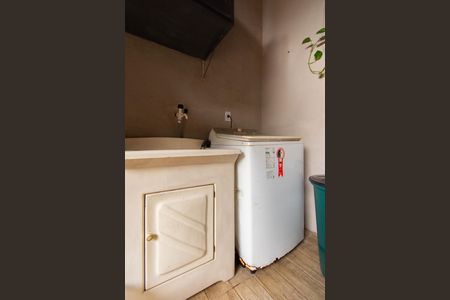 Casa à venda com 199m², 2 quartos e 1 vaga Casa à venda com 199m², 2 quartos e 1 vagaHall