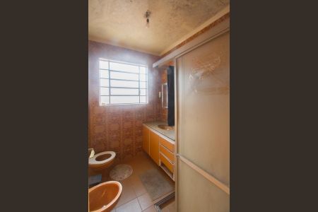 Casa à venda com 140m², 3 quartos e 2 vagasBanheiro