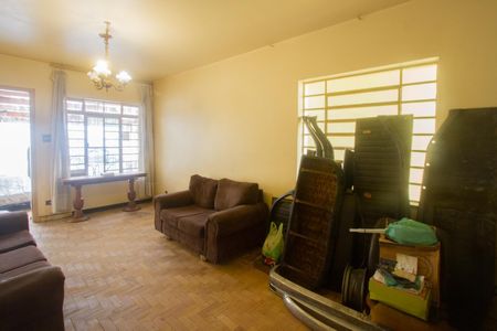 Casa à venda com 140m², 3 quartos e 2 vagasSala