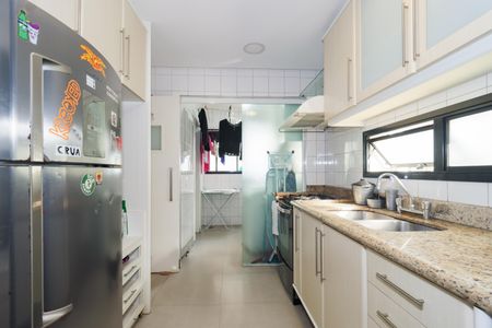 Apartamento à venda com 125m², 2 quartos e 2 vagasCozinha