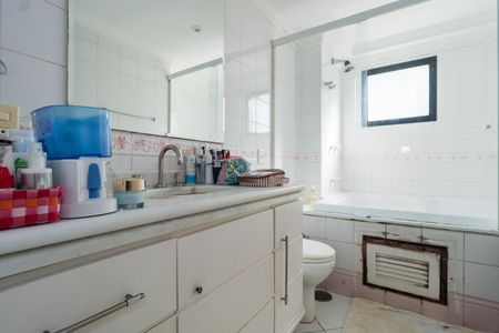 Apartamento à venda com 125m², 2 quartos e 2 vagasBanheiro da Suíte 1