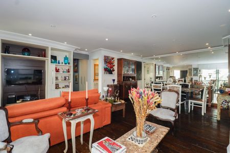 Apartamento à venda com 125m², 2 quartos e 2 vagasSala