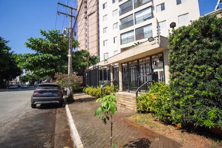 Apartamento à venda com 66m², 2 quartos e 1 vaga Apartamento à venda com 66m², 2 quartos e 1 vagaFachada e Portaria