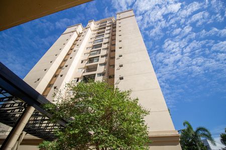 Apartamento à venda com 66m², 2 quartos e 1 vaga Apartamento à venda com 66m², 2 quartos e 1 vagaFachada