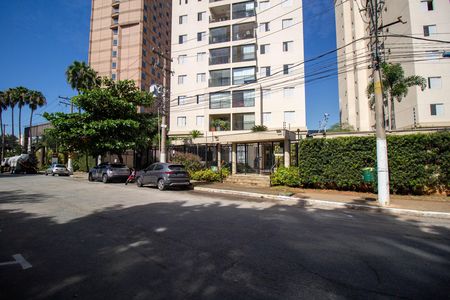 Apartamento à venda com 66m², 2 quartos e 1 vaga Apartamento à venda com 66m², 2 quartos e 1 vagaFachada e Portaria