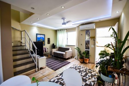 Casa de condomínio à venda com 75m², 3 quartos e 1 vagaSala