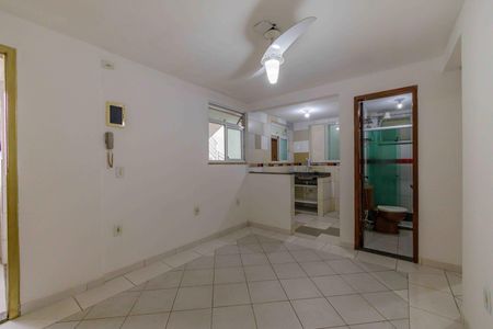 Apartamento para alugar com 65m², 2 quartos e sem vagaSala