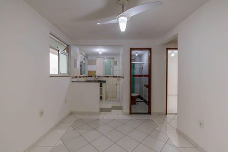 Apartamento para alugar com 65m², 2 quartos e sem vagaSala