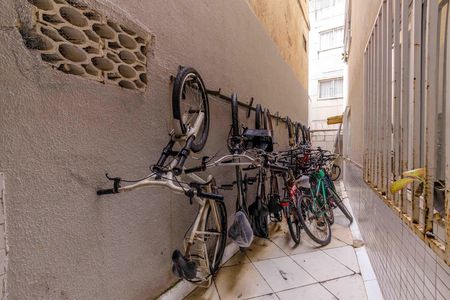 Apartamento para alugar com 65m², 2 quartos e sem vagaÁrea Comum Biciletário