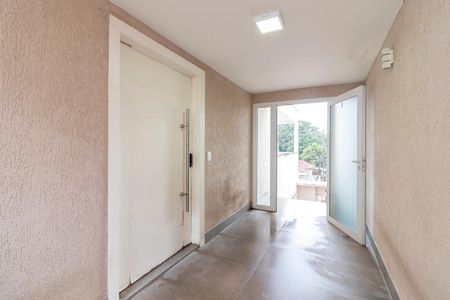 Casa à venda com 432m², 5 quartos e 5 vagas Casa à venda com 432m², 5 quartos e 5 vagasCorredor de Entrada