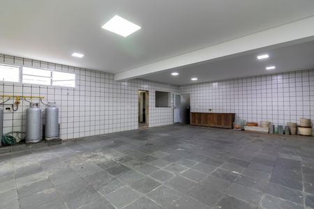 Casa à venda com 432m², 5 quartos e 5 vagas Casa à venda com 432m², 5 quartos e 5 vagasGaragem