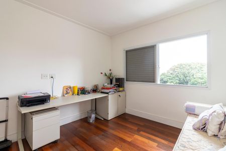 Casa à venda com 432m², 5 quartos e 5 vagas Casa à venda com 432m², 5 quartos e 5 vagasQuarto 2 - Suíte