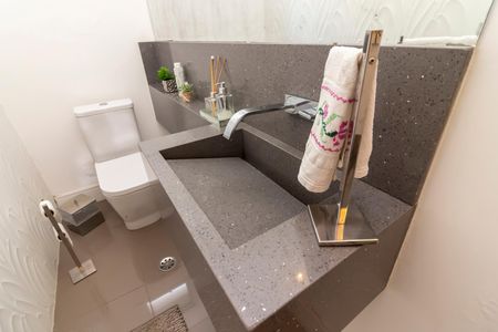 Casa à venda com 432m², 5 quartos e 5 vagas Casa à venda com 432m², 5 quartos e 5 vagasLavabo