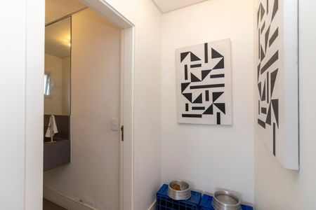 Casa à venda com 432m², 5 quartos e 5 vagas Casa à venda com 432m², 5 quartos e 5 vagasLavabo