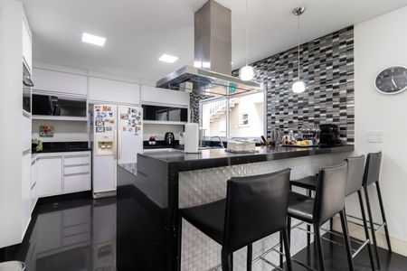 Casa à venda com 432m², 5 quartos e 5 vagas Casa à venda com 432m², 5 quartos e 5 vagasSala de Jantar