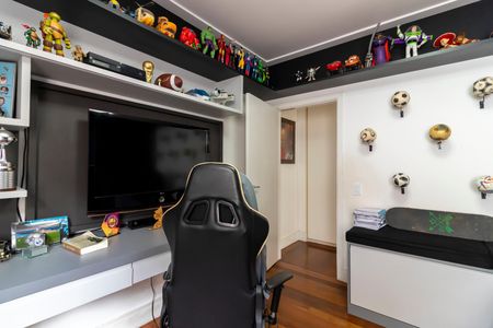 Casa à venda com 432m², 5 quartos e 5 vagas Casa à venda com 432m², 5 quartos e 5 vagasQuarto 4