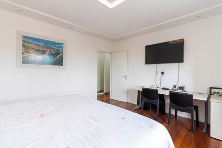 Casa à venda com 432m², 5 quartos e 5 vagas Casa à venda com 432m², 5 quartos e 5 vagasQuarto 1