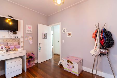 Casa à venda com 432m², 5 quartos e 5 vagas Casa à venda com 432m², 5 quartos e 5 vagasQuarto 3